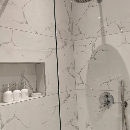 New Bazaar Retreat 1 *