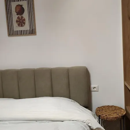 New Bazaar Retreat 1 *